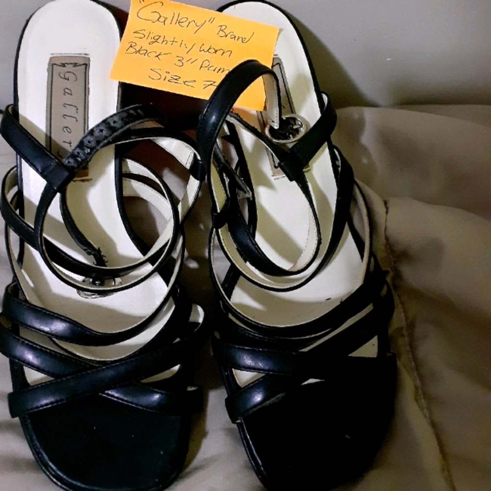 Pump like women's shoes